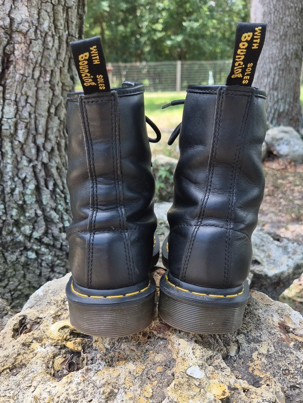Dr. Martens The Original Air Cushion Sole Lace Up - Picture 2 of 12